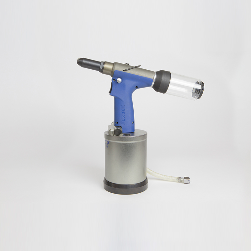 RIVETTATRICE OLEOPNEUMATICA DX30