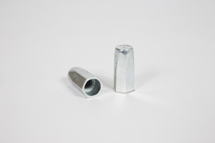Hexagonal blind reduced head threaded inserts made of galvanized steel