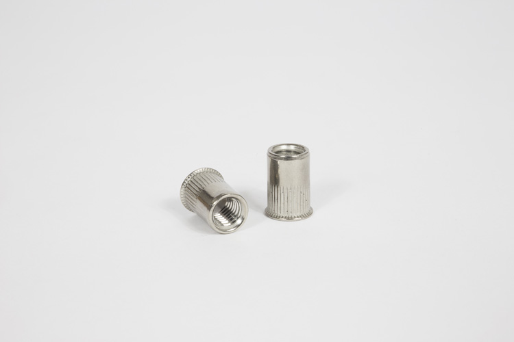 Reduced-head stainless steel knurled threaded inserts