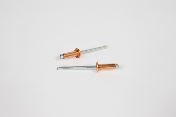 Rivetti in rame con chiodo in acciaio zincato